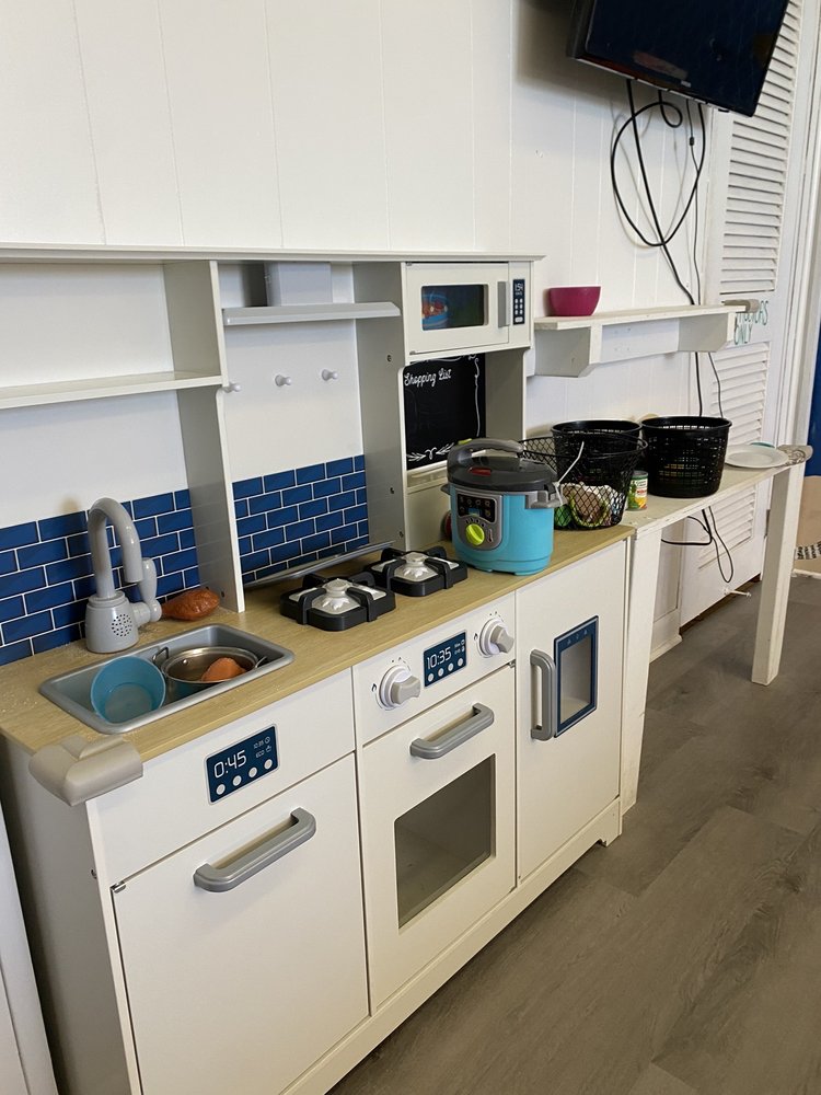 ECOLOGICAL MARINE ADVENTURES TOUCH TANK AQUARIUM 28 Photos 106 N Topsail Dr, Surf City, NC