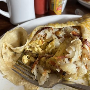 B Simple - Inside of the brisket breakfast burrito - Breakfast & Brunch Near Me - Prescott, Arizona
