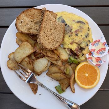 Toasted & Roasted - 3 Egg Omelette w/ Potatoes and 9 Grain Bread - Breakfast & Brunch Near Me - Henderson, Nevada