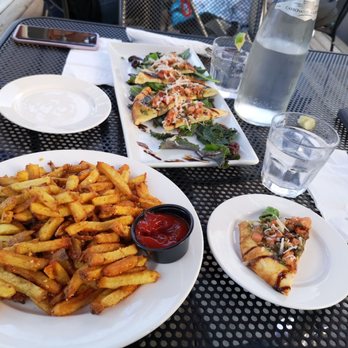 Villa Caledon Inn - Garlic fries and bruchetta! - Italian Near Me - Caledon East, Ontario