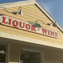 Huxter's Market & Deli