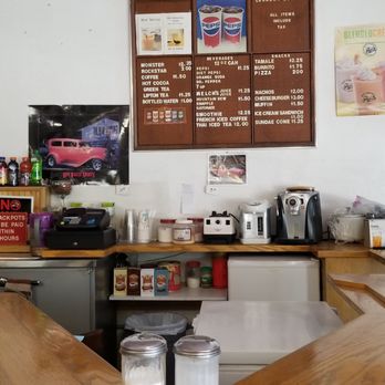 Laundry Lounge - Wednesday, April 25, 2018: snack counter and video poker area. - Laundromat Near Me - Carson City, Nevada
