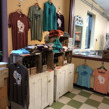 Brix Cider - Shirt and stuff - Cideries Near Me - Mount Horeb, Wisconsin