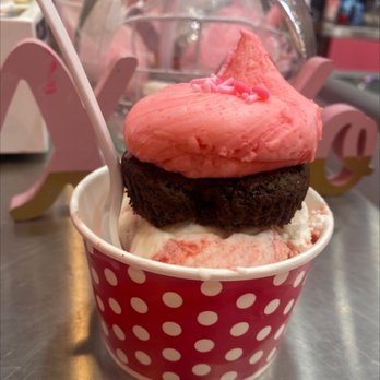 Cupcakin Bakery - Cakesplit...yummy! - Bakeries Near Me - Kansas City, Missouri Cupcakin Bakery - Cakesplit...yummy! - Bakeries Near Me - Kansas City, Missouri