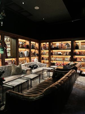 Lamar's Sporting Club by null