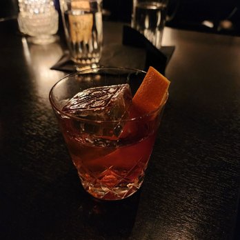 The Roosevelt Room - Maitai and old fashioned - Cocktail Bars Near Me - Austin, Texas