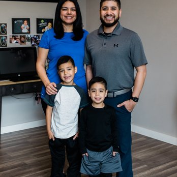 Vertical Wellness - Dr. Mark and his family - Chiropractors Near Me - Valencia, California