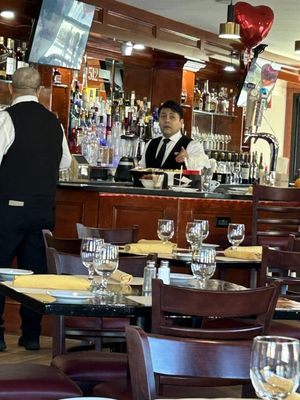 512 Bistro Bar & Restaurant by null