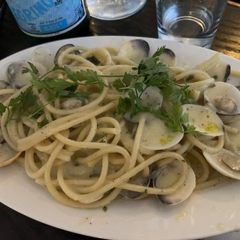 Flora’s Pizza Cafe - Bucatini al Limone with Clams - Gluten-Free Near Me - Syosset, New York