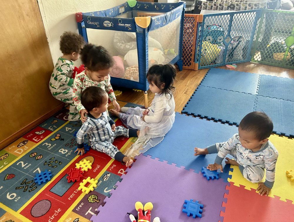 Cuddle 'N Hugs Family Day Care