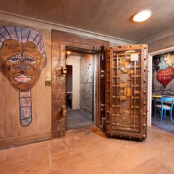 Long Weekend - The Vault in La Boveda