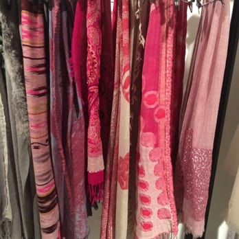 Labels03 - Sjaals - Women's Clothing Near Me - Antwerp, VAN