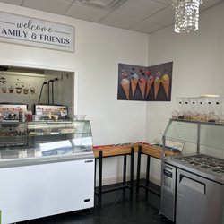 Yogurt Street - Ice cream and toppings