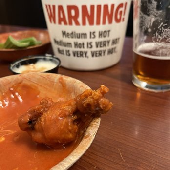 Duff's Famous Wings - American Near Me - Amherst, New York