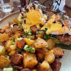 Diner Deluxe - Jalapeño Chorizo & Sautéed Spinach Eggs Benny with Hashbrowns