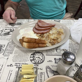 Oakridge - #1 2 eggs, hash browns, ham & toast - Smokehouse Near Me - Schulenburg, Texas