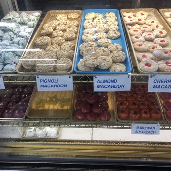 Mike's Pastry - Macaroons - Bakeries Near Me - Boston, Massachusetts Mike's Pastry - Macaroons - Bakeries Near Me - Boston, Massachusetts
