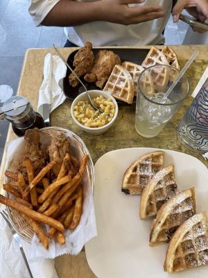BROOKLYN WAFFLE HOUSE by null