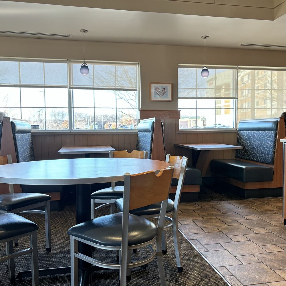 Culver's - Dining area - Burgers Near Me - Bellevue, Nebraska Culver's - Dining area - Burgers Near Me - Bellevue, Nebraska