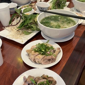 Pho Ga Hai Van - Pho Ga Dui (chicken pho dark meat) with side order of chicken gizzards. - Vietnamese Near Me - Westminster, California