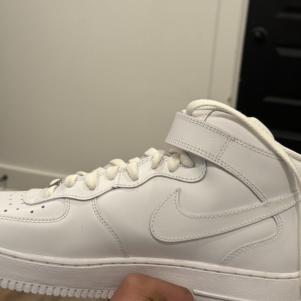 dtlr white air force ones