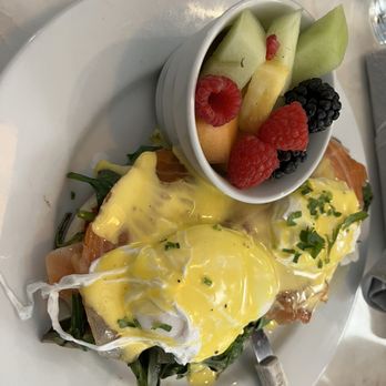 Nonni's Bistro - The Scandinavian with tons of hollandaise sauce - Modern European Near Me - Pleasanton, California