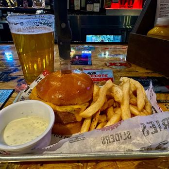 Cold Beers & Cheeseburgers - American Near Me - Surprise, Arizona Cold Beers & Cheeseburgers - American Near Me - Surprise, Arizona