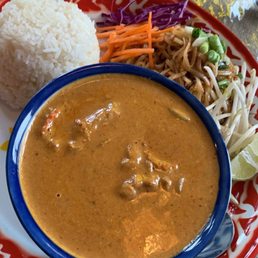Steam rice , Massaman Curry beef & Pad Thai. This was the lunch combo plate Steam rice , Massaman Curry beef & Pad Thai. This was the lunch combo plate