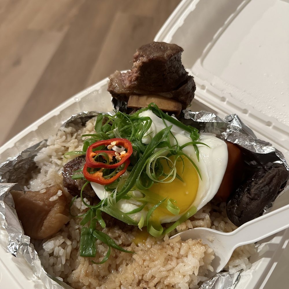 Ireh Restaurant - Braised Kalbi with Rice - Korean Near Me - Honolulu, Hawaii Ireh Restaurant - Braised Kalbi with Rice - Korean Near Me - Honolulu, Hawaii