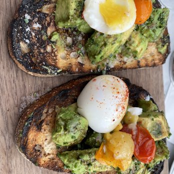RH Rooftop Restaurant at RH Dallas - Avo toast - American Near Me - Dallas, Texas RH Rooftop Restaurant at RH Dallas - Avo toast - American Near Me - Dallas, Texas