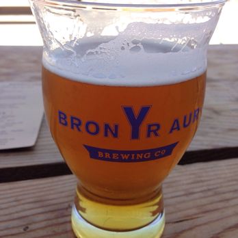 Bron Yr Aur - Pizza Near Me - Naches, Washington Bron Yr Aur - Pizza Near Me - Naches, Washington