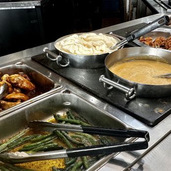The Hill Buffet and Grill - Really not very good food - American Near Me - Newport, Oregon