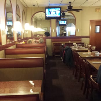 Montesini Pizza - Back dining room - Pizza Near Me - Philadelphia, Pennsylvania