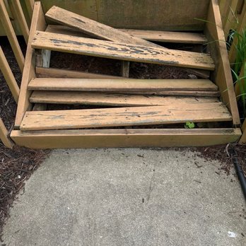 Dbc Contracting - Before picture of a small set of broken deck steps. - Handyman Near Me - Edwardsburg, Michigan Dbc Contracting - Before picture of a small set of broken deck steps. - Handyman Near Me - Edwardsburg, Michigan