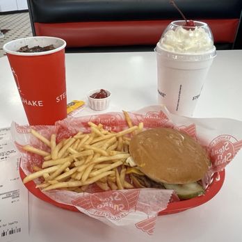 Steak ’n Shake - Single bacon cheeseburger combo. - Fast Food Near Me - Mansfield, Ohio Steak ’n Shake - Single bacon cheeseburger combo. - Fast Food Near Me - Mansfield, Ohio