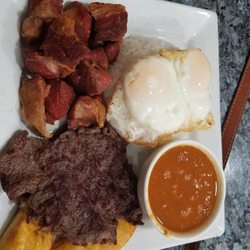 Reina de la Nube Restaurant and Bakery
