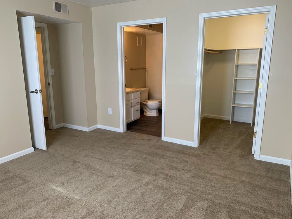 WALNUT MANOR Updated June 2024 11 Photos 125 E Oldfield Ln