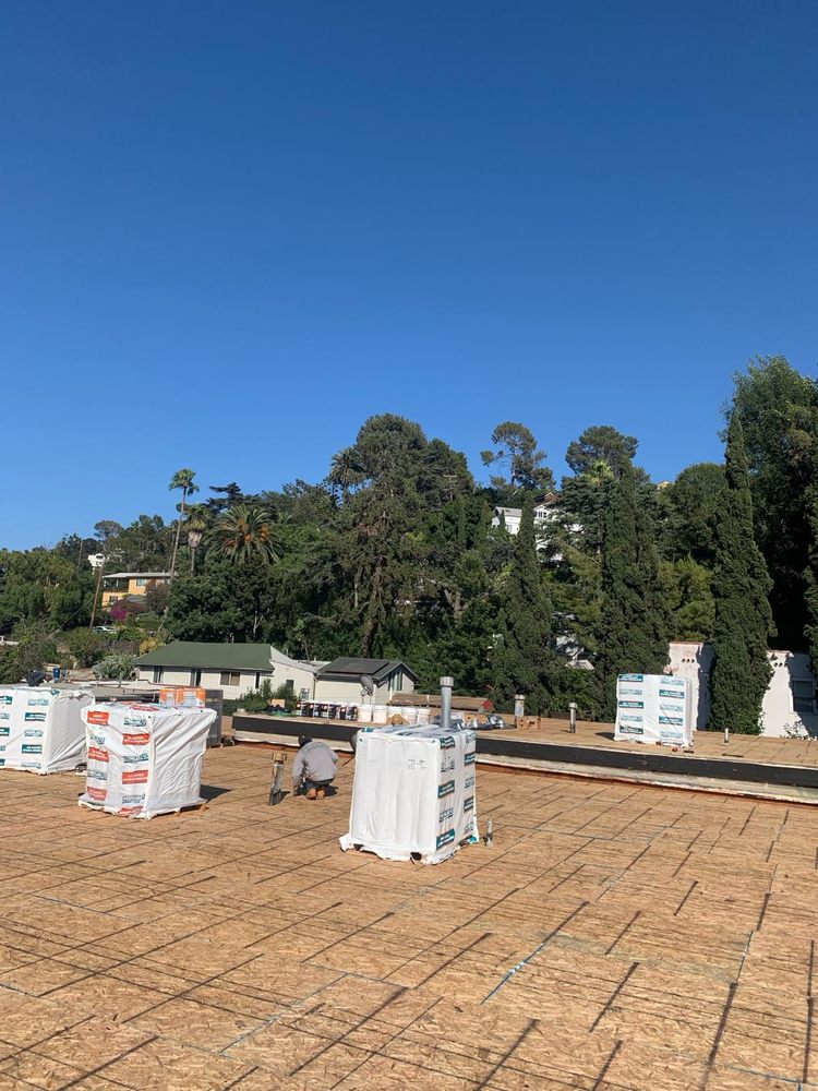 Slide of Hernandez Roofers