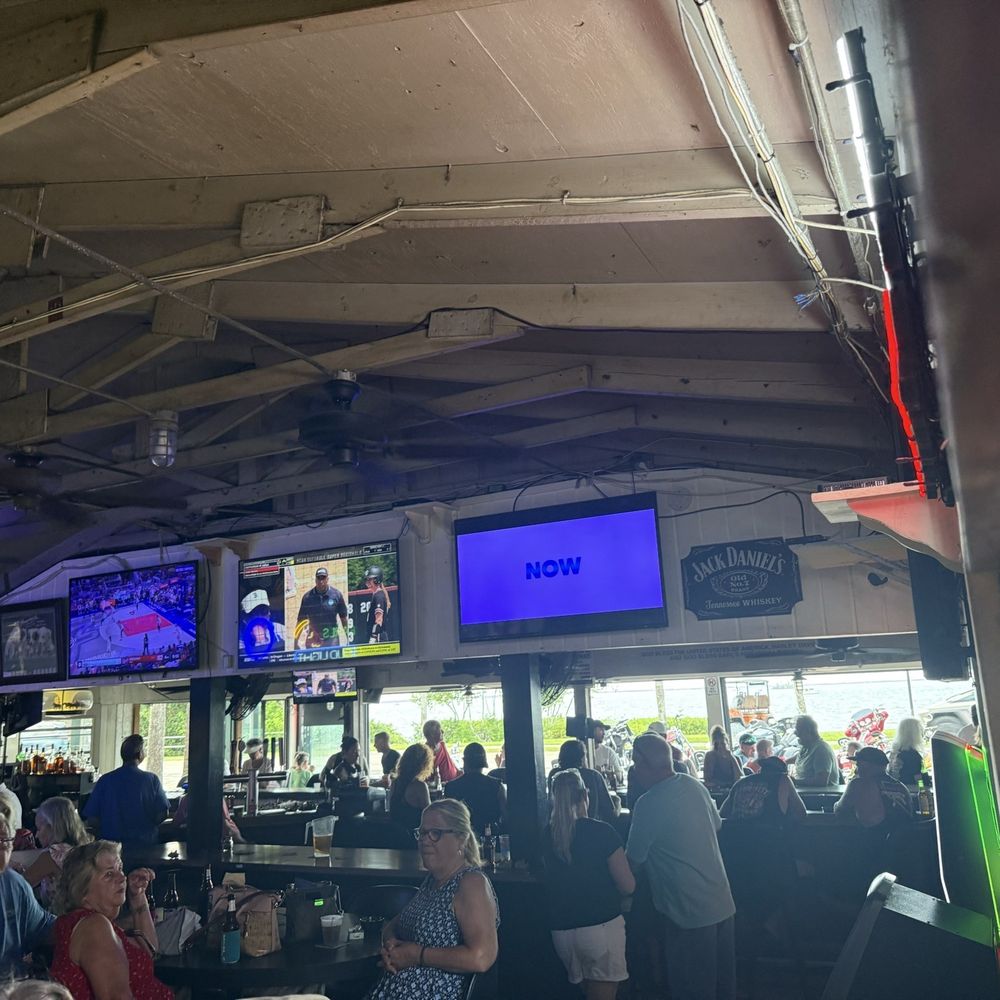 Earl's Hideaway Lounge - Lounges Near Me - Sebastian, Florida Earl's Hideaway Lounge - Lounges Near Me - Sebastian, Florida