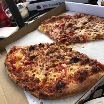 Rico's Pizza - Balinese pizza. The garlic was clustered at the center. - Pizza Near Me - Gold Bar, Washington Rico's Pizza - Balinese pizza. The garlic was clustered at the center. - Pizza Near Me - Gold Bar, Washington