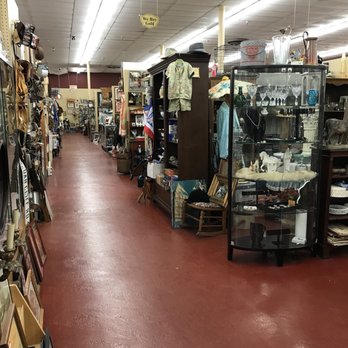 Remember Yesteryears - This place is huge - Antiques Near Me - Oakdale, New York