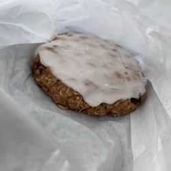 Sinfull Bakery - Grandma's Oatmeal Raisin Cookie 10/10