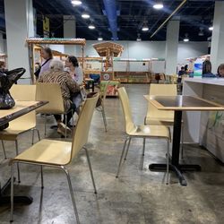 La Placita en Plaza - Seating