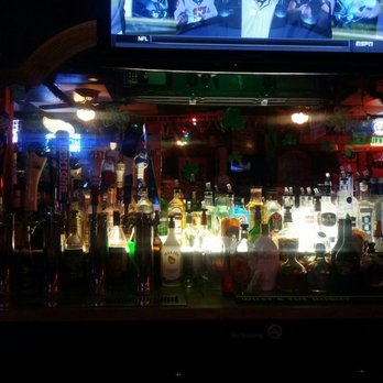 Sheehan's On the Green - while the wings are awesome they do have a bar too ;) - Irish Pub Near Me - Northville, Michigan