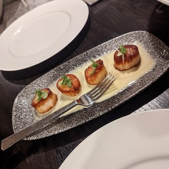 Harmons Steakhouse - Seared Scallops - Steakhouses Near Me - Ottawa, Ontario
