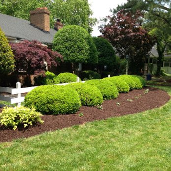 Lawn-Aid - A beautiful mulch job highlights a beautiful lawn - Landscaping Near Me - Virginia Beach, Virginia Lawn-Aid - A beautiful mulch job highlights a beautiful lawn - Landscaping Near Me - Virginia Beach, Virginia
