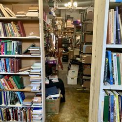 Steel's Used Books - Some of the aisles