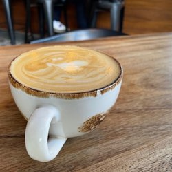Cafecho - Grande caramel café latte with almond milk