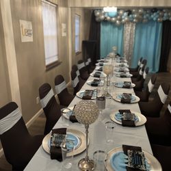 Uptop Lounge - Dinner Party
