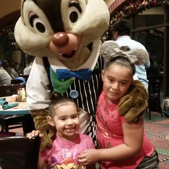 Goofy's Kitchen - The kids and Dale. - American Near Me - Anaheim, California